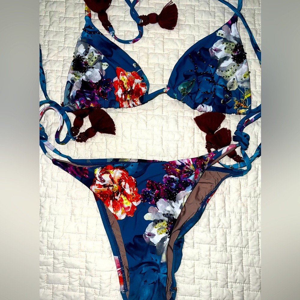 PQ spiritual bloom size s, 2 pieces bikini Brazilian cut.